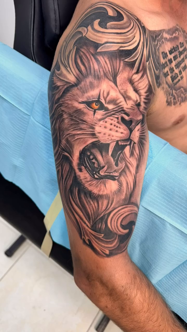 Tattoo by @ink_lozo β black_and_grey, realism