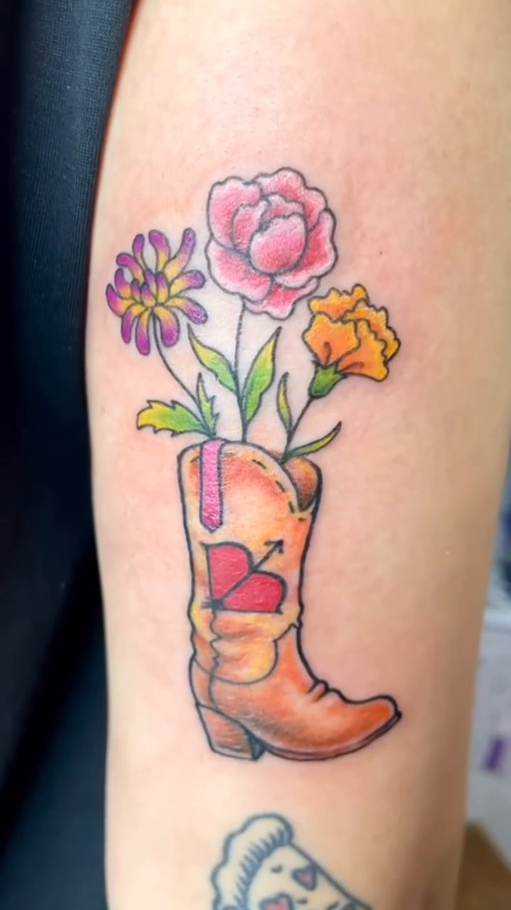Tattoo by @tattmaus โ illustrative, american_traditional