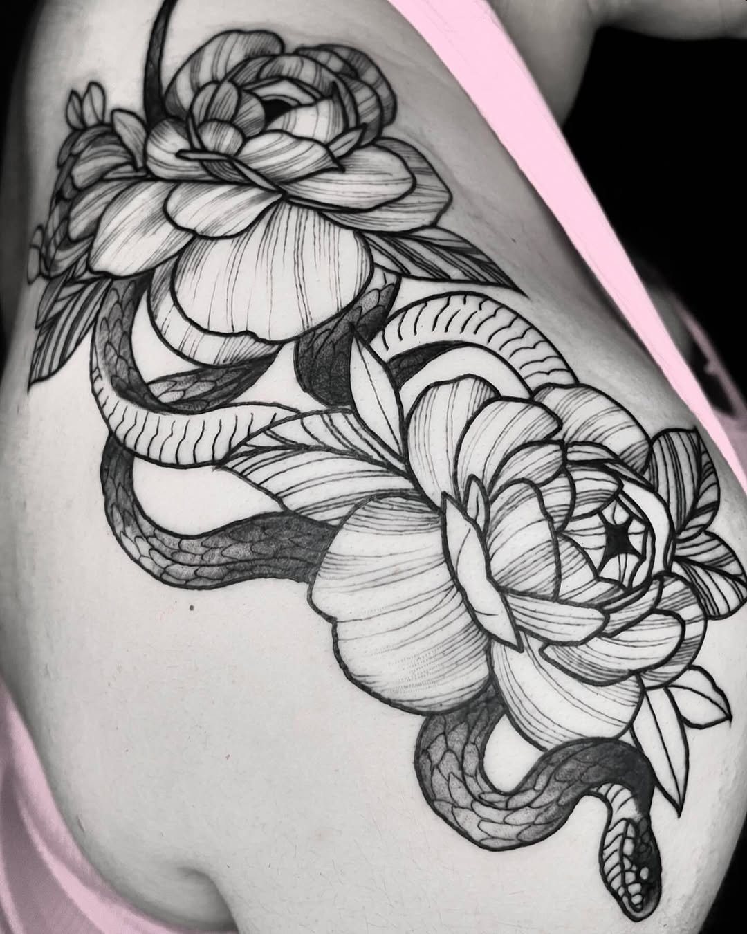 Tattoo by @h.gonzalez_tattoos โ black_and_grey, illustrative