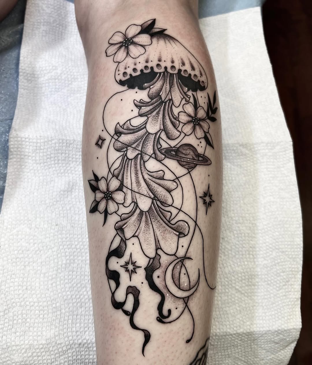 Tattoo by @howler.tattoos โ black_and_grey, illustrative