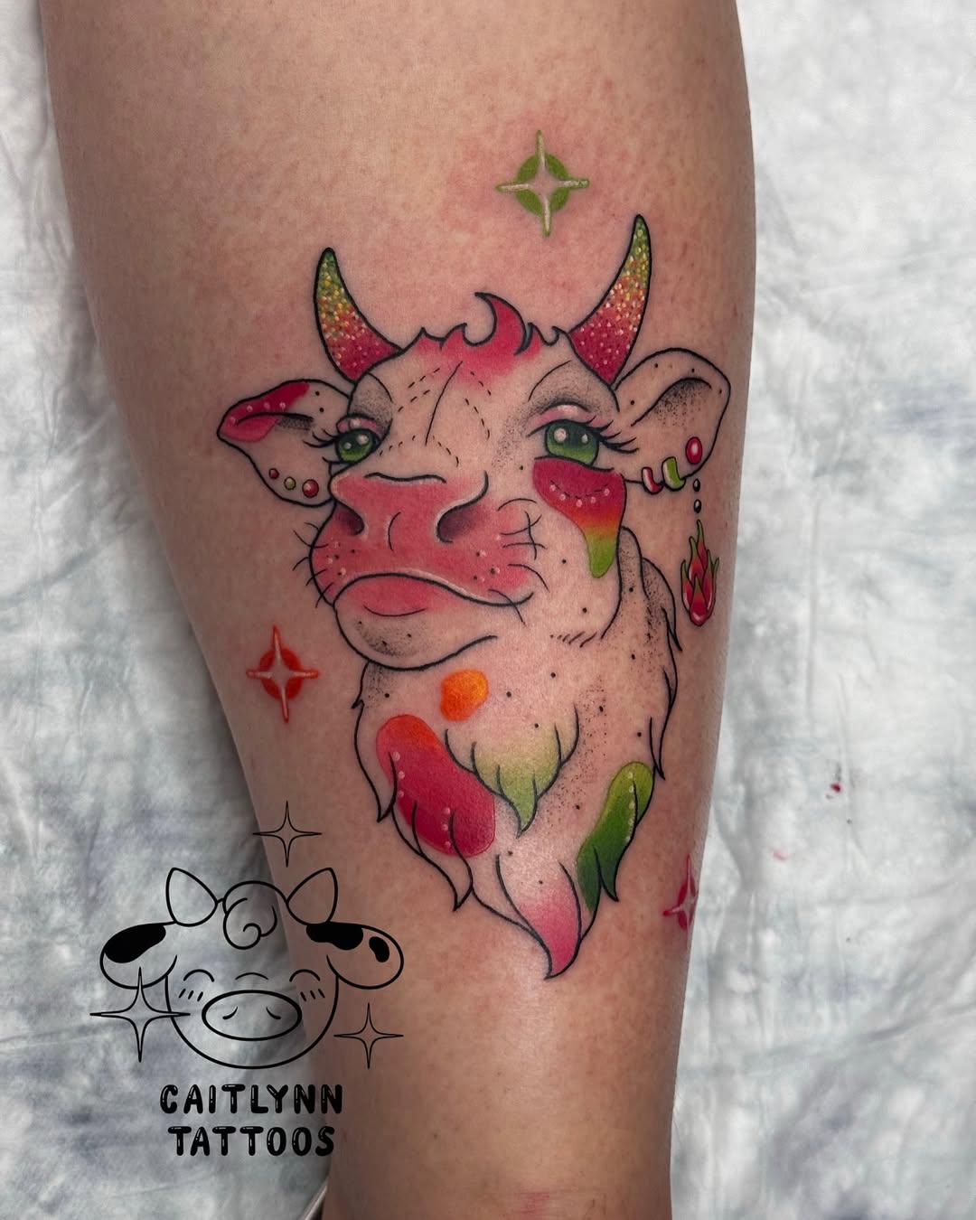 Tattoo by @caitlynntattoos โ new_school, illustrative