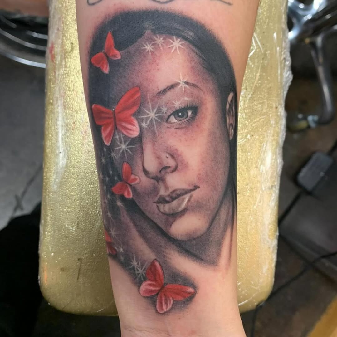 Tattoo by @__ungravity__ — realism, black_and_grey