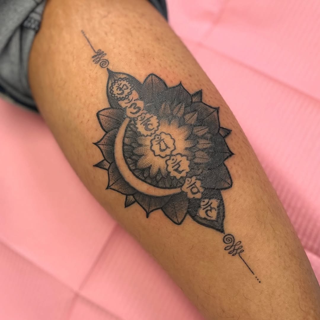 Tattoo by @li.leungtattoo β dotwork