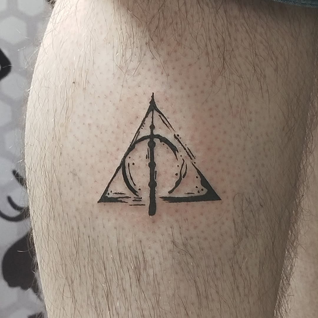 Tattoo by @dori.tatt — illustrative, blackwork