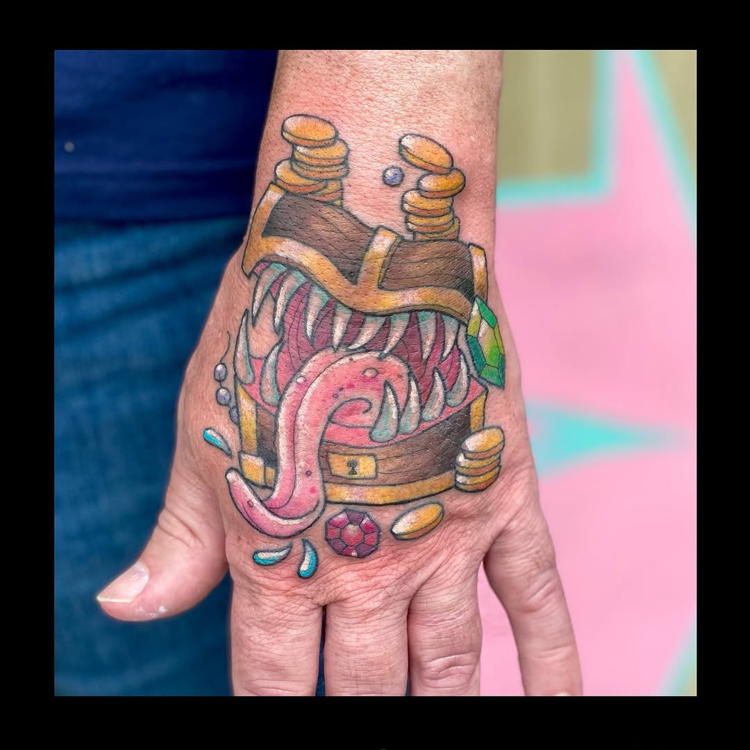 Tattoo by @lauraexleytattoo — new_school