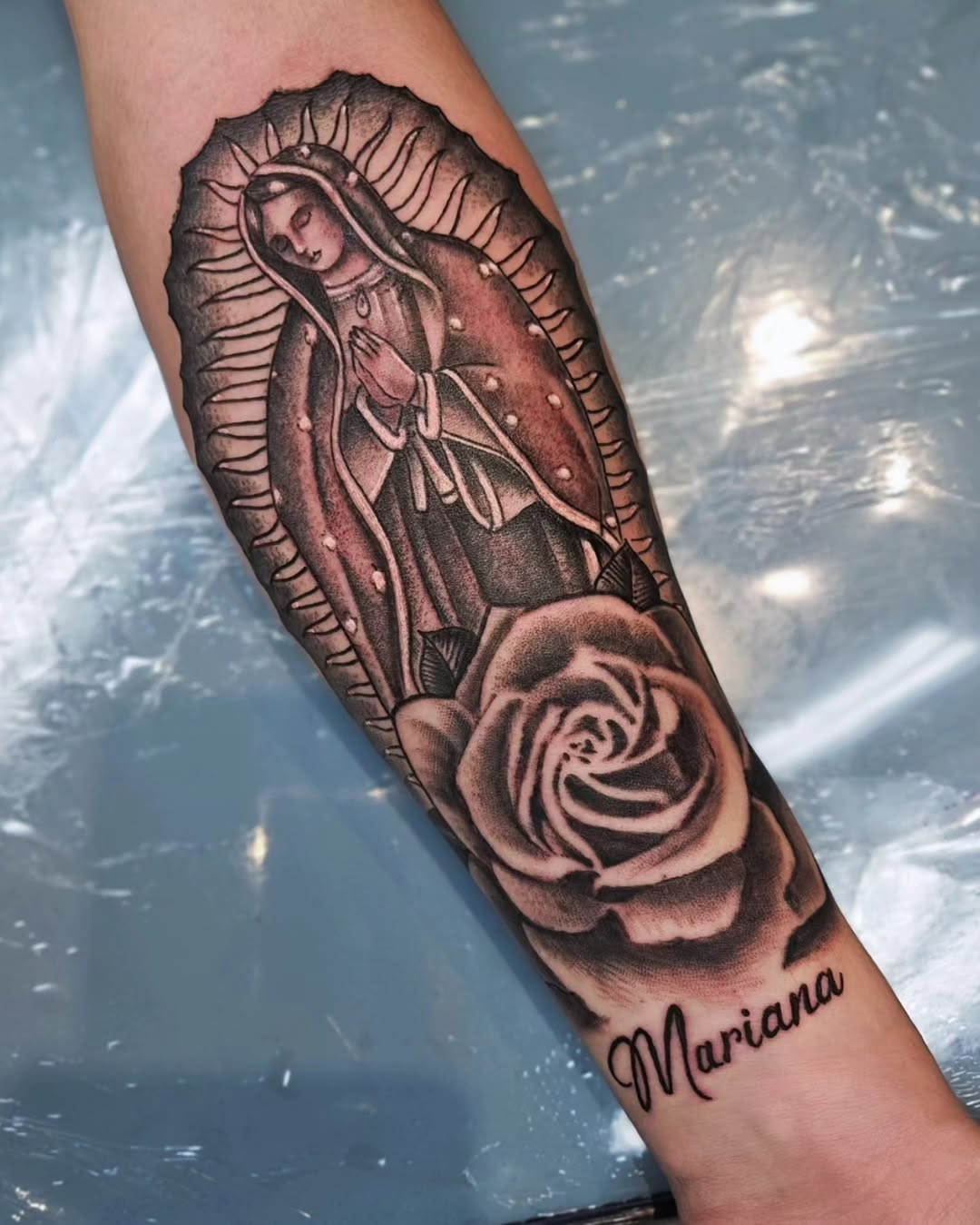 Tattoo by @jniahstylee — black_and_grey, realism