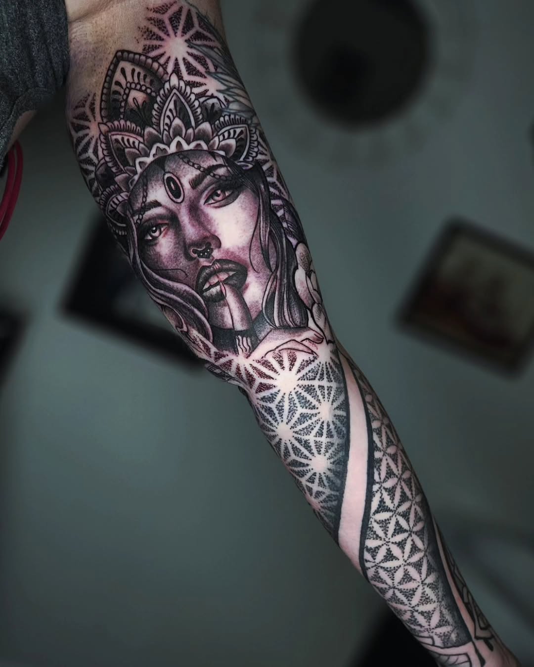 Tattoo by @jniahstylee — black_and_grey, ornamental