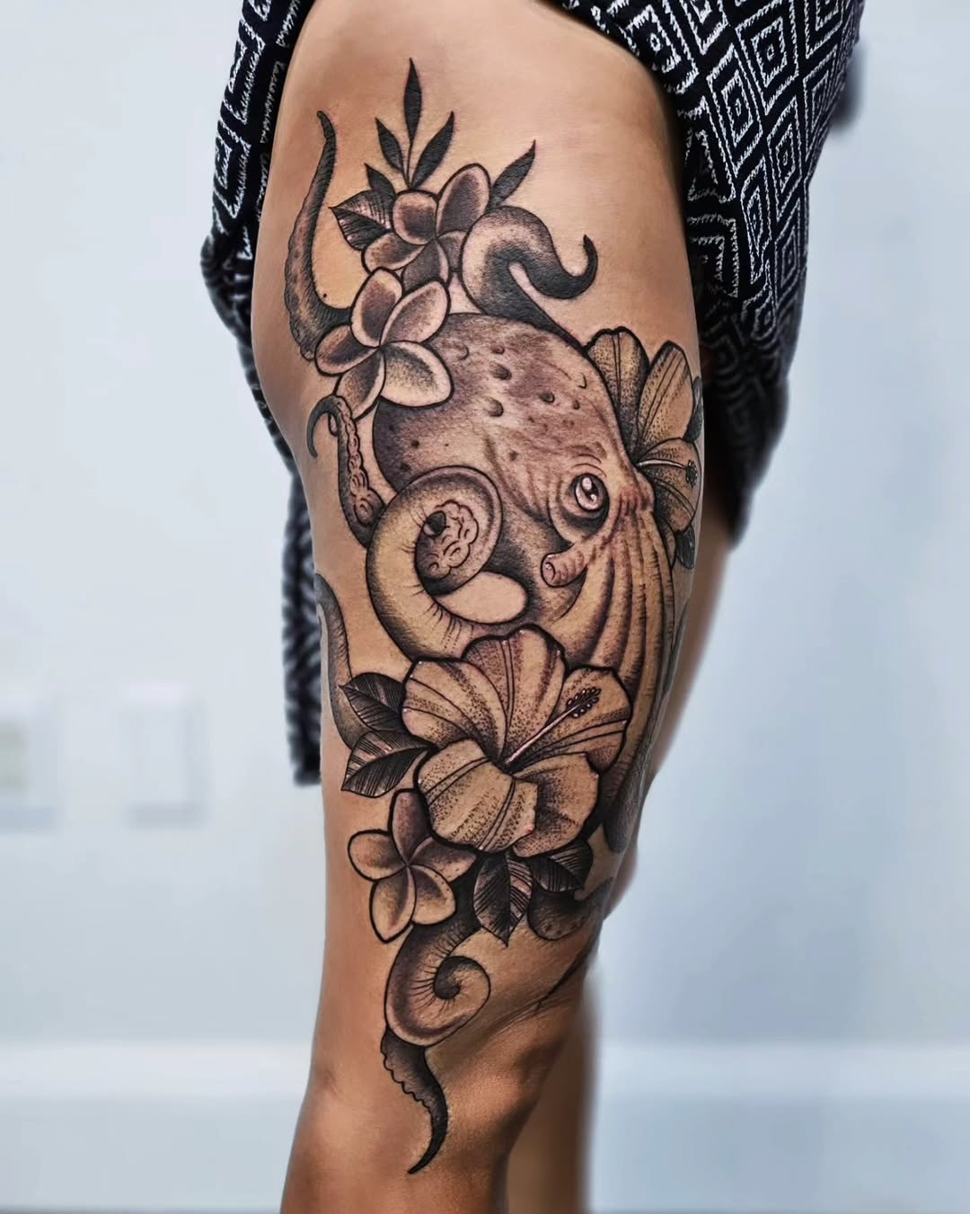 Tattoo by @jniahstylee — black_and_grey