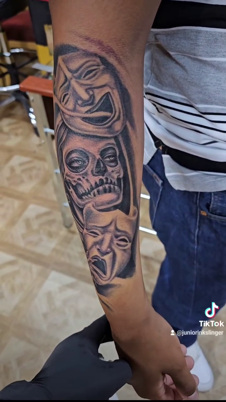 Tattoo by @juniorinkslinger — black_and_grey, realism