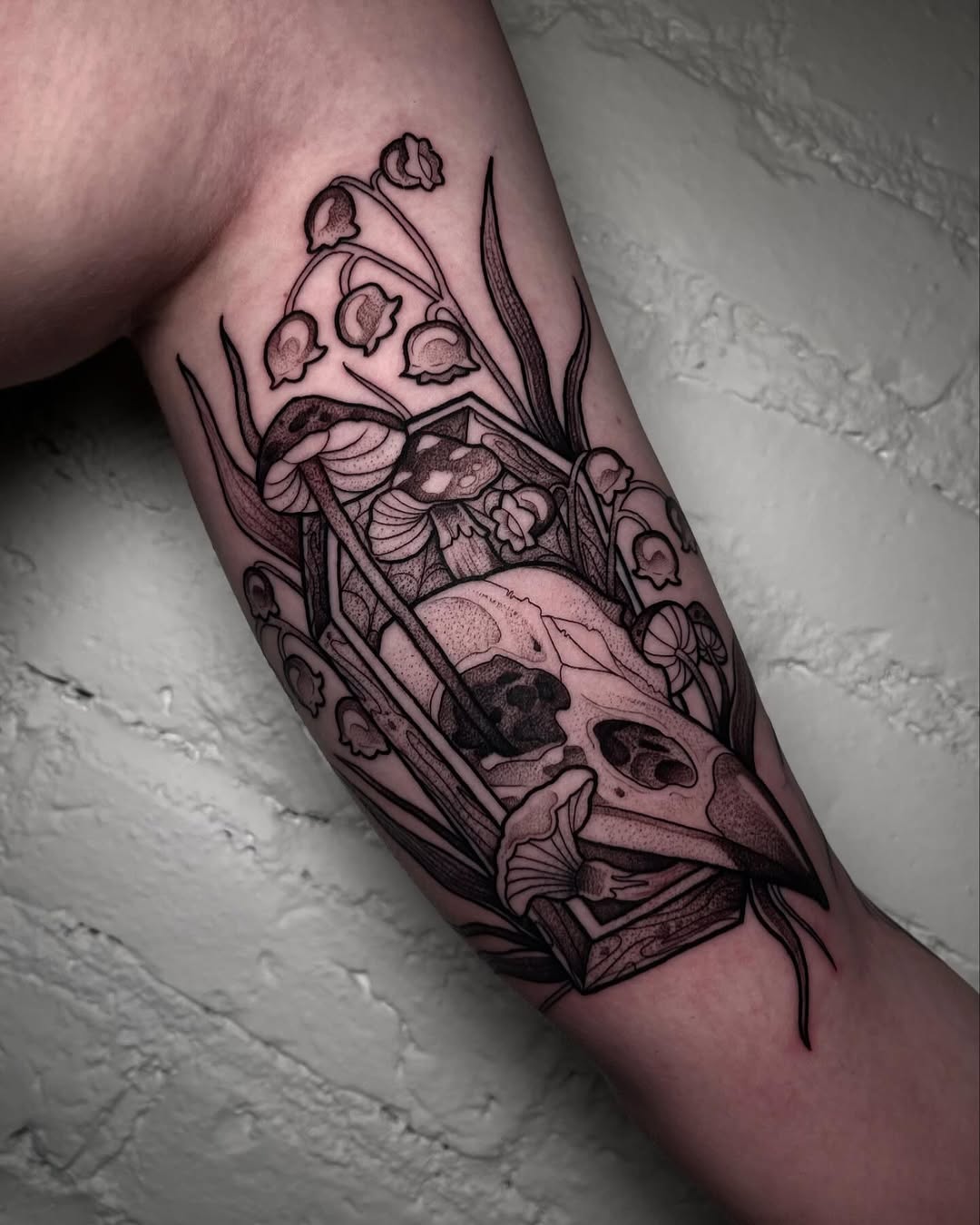 Tattoo by @cactihannah — black_and_grey