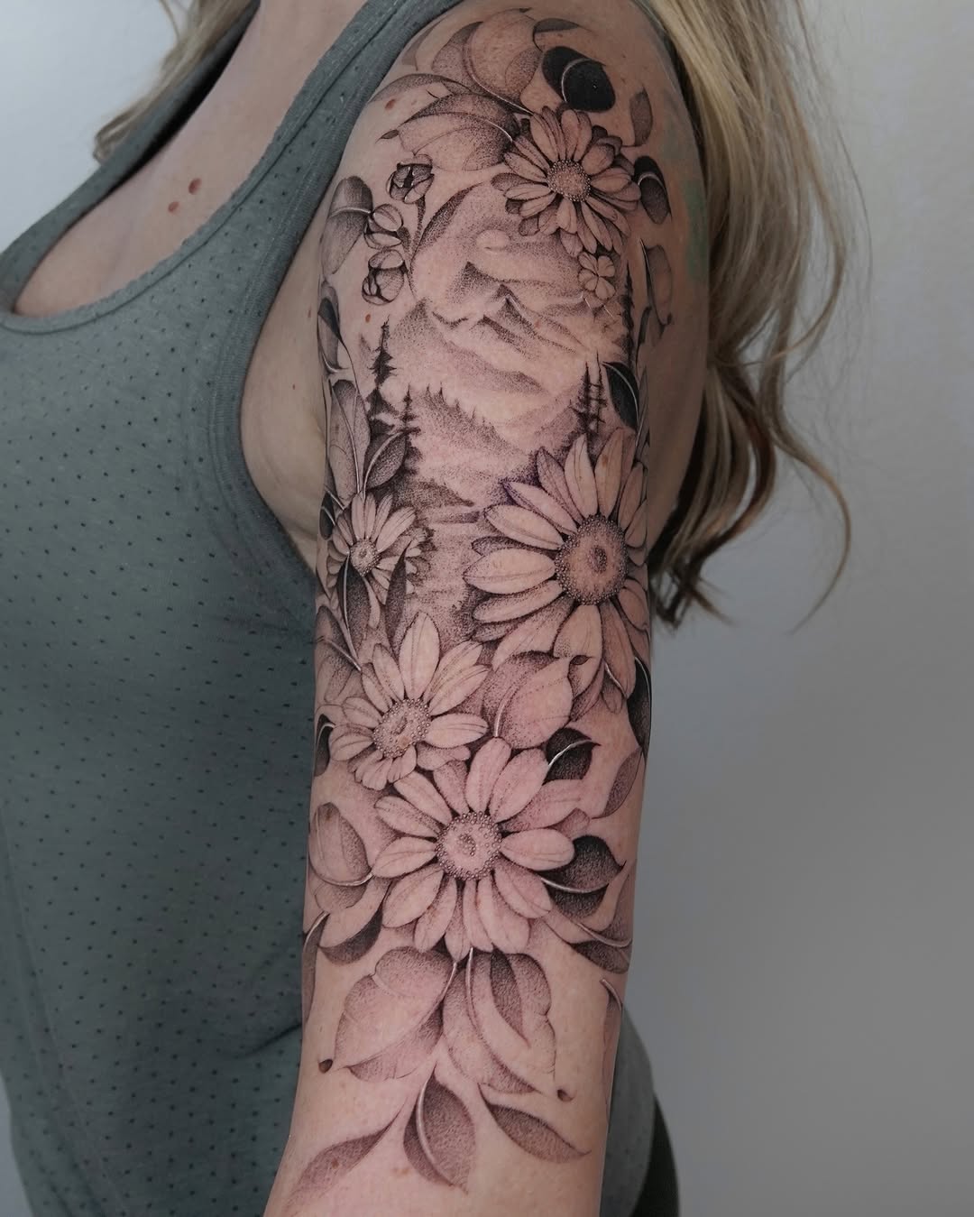 Tattoo by @belfernandezink โ black_and_grey, realism