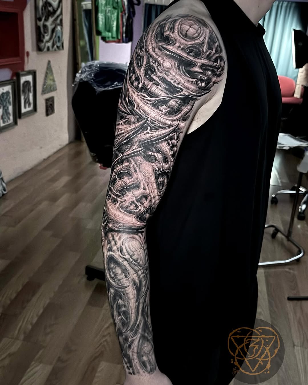 Tattoo by @jleifeste_art — blackwork, realism