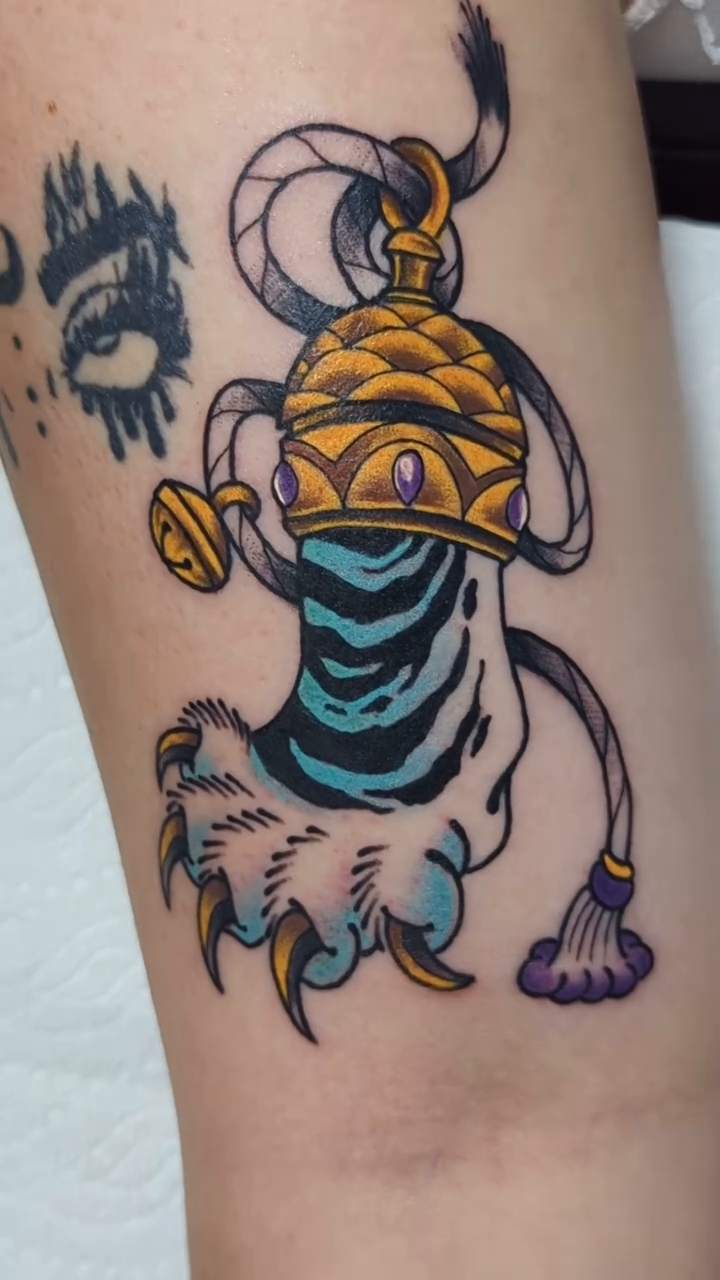 Tattoo by @dodgetattoos โ neo_traditional
