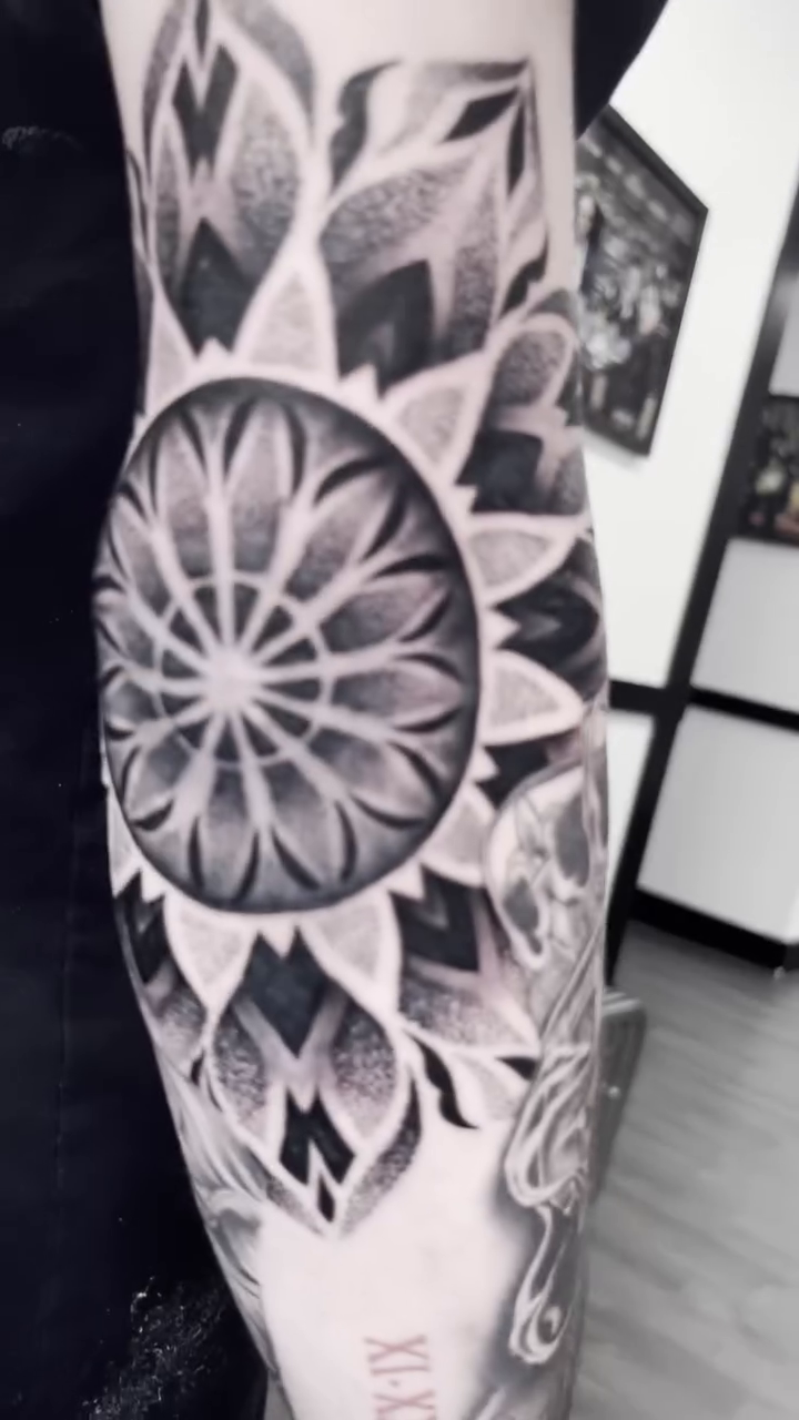 Tattoo by @inkedbypanezo — geometric, dotwork
