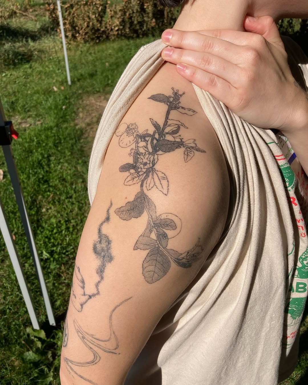 Tattoo by @lesser.burdock โ black_and_grey