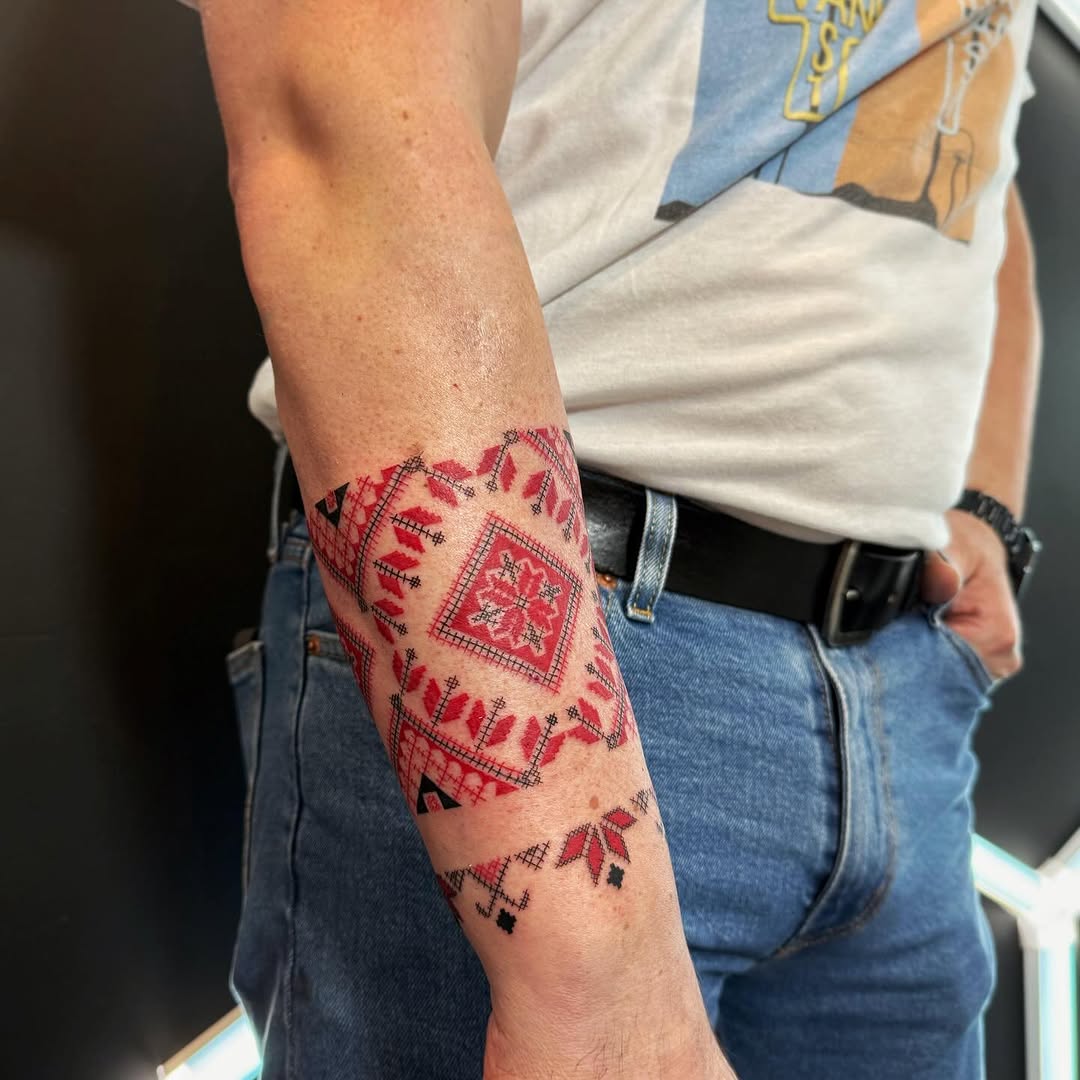 Tattoo by @iguana_tattoo_ch β geometric