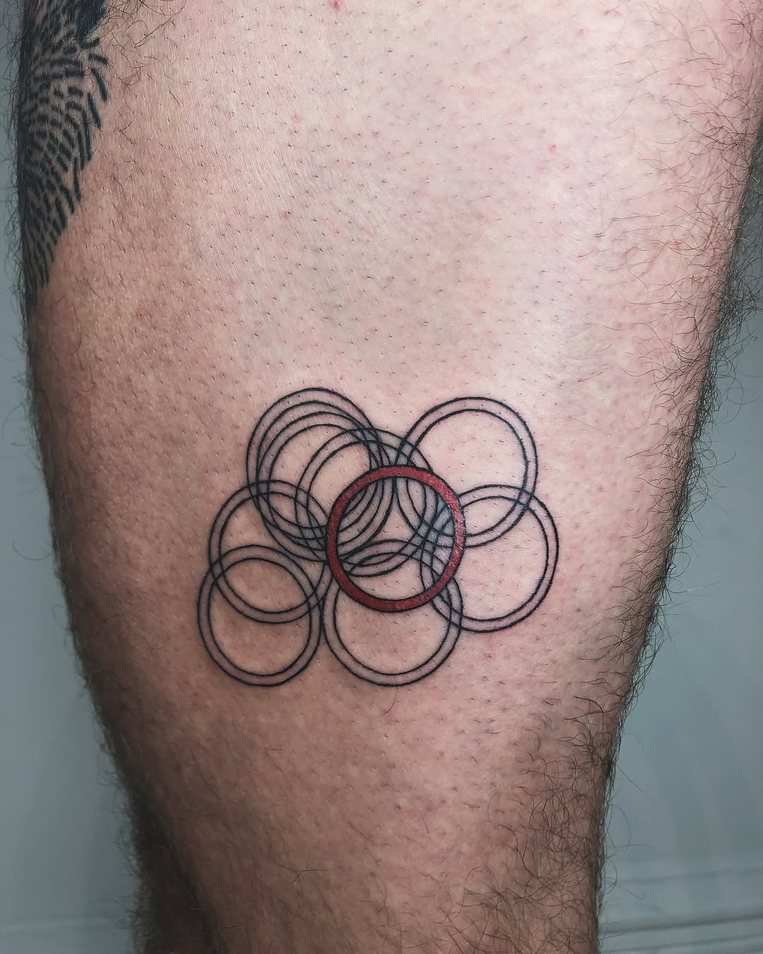 Tattoo by @oykuinkslove — geometric, minimalist