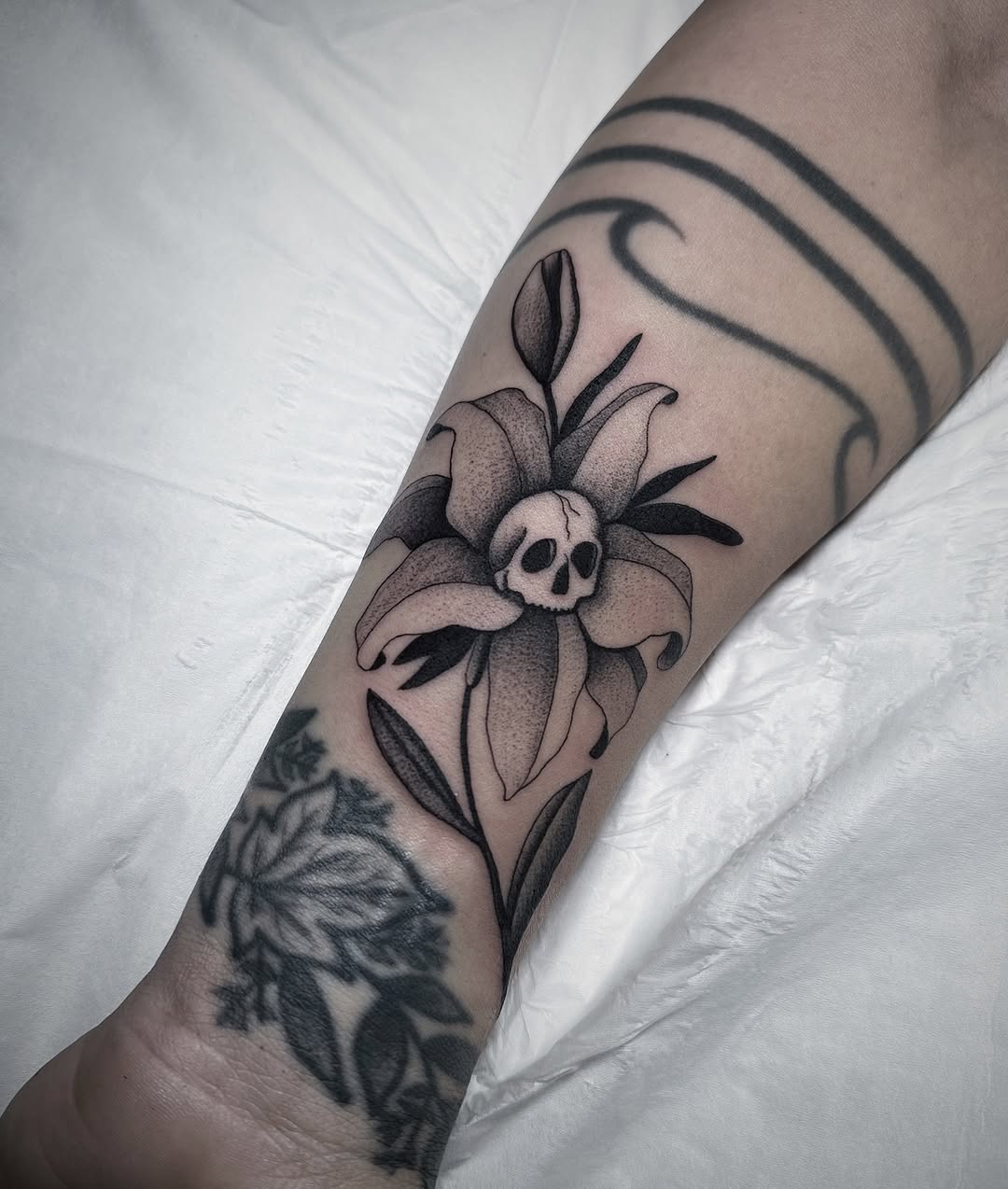 Tattoo by @vivloretattoo — black_and_grey