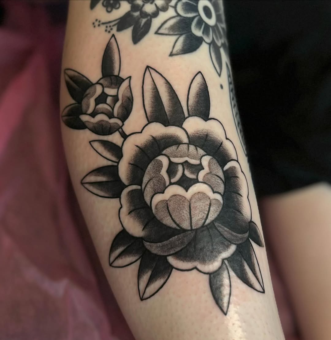 Tattoo by @luna_blue_tattoo — american_traditional, black_and_grey