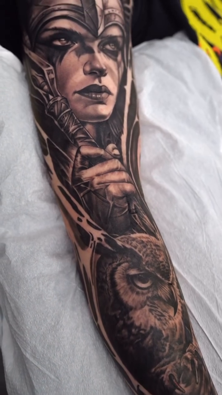 Tattoo by @loi.tattoosj — realism, black_and_grey