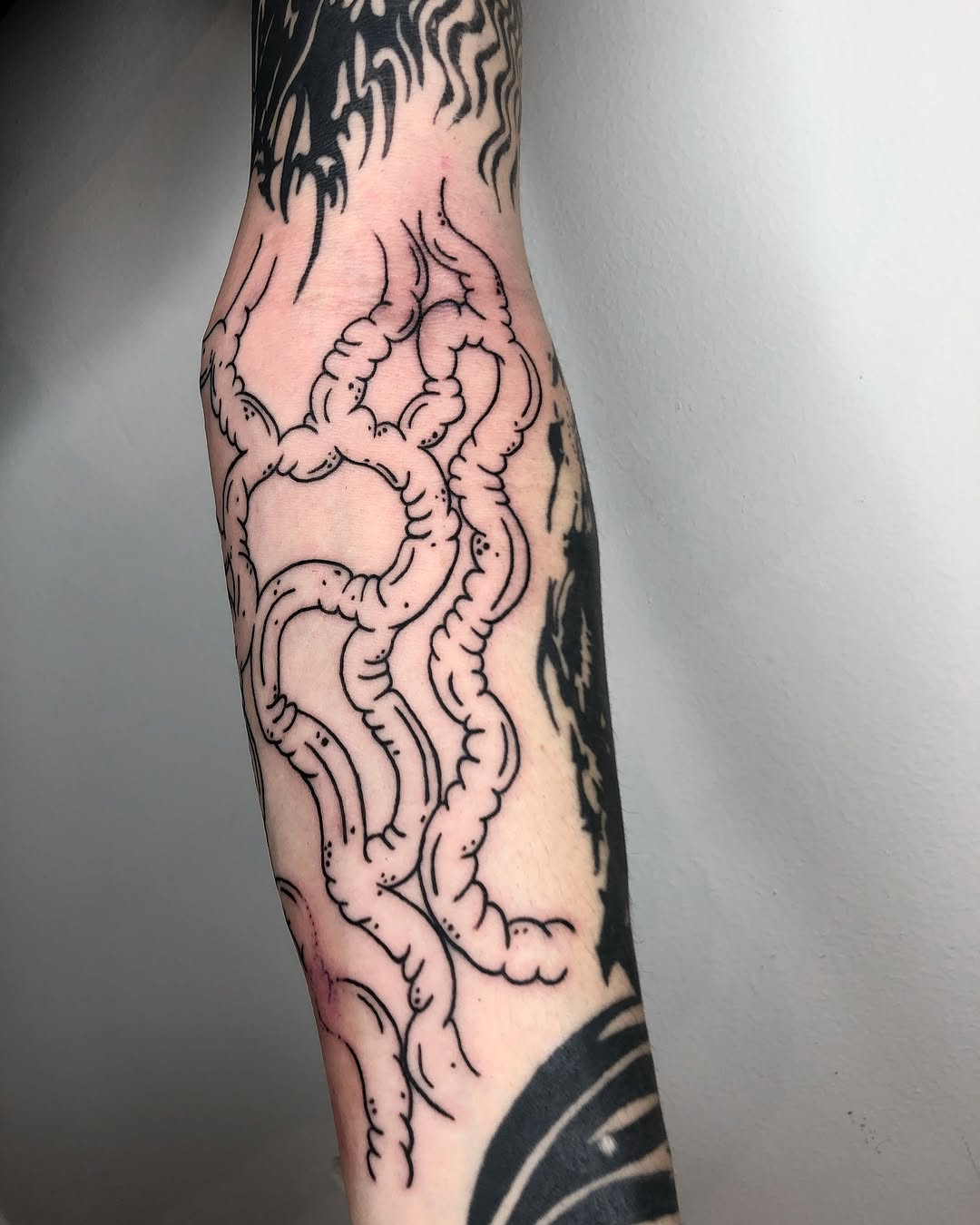 Tattoo by @oykuinkslove — blackwork