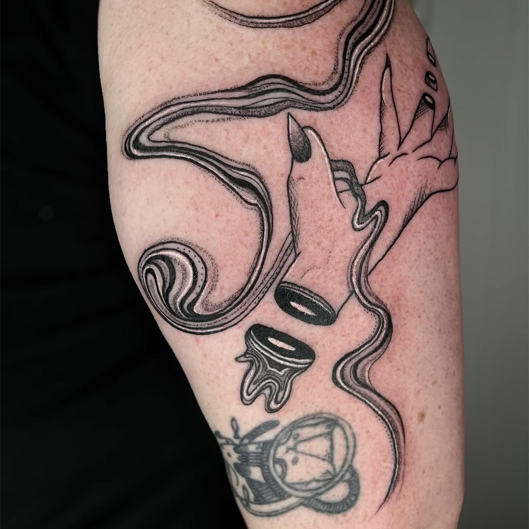 Tattoo by @elisatatts β black_and_grey