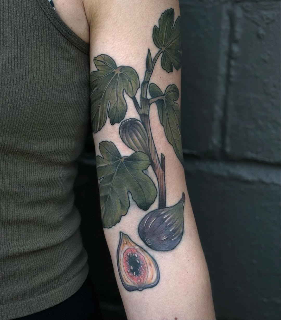 Tattoo by @luna_blue_tattoo — realism, botanical