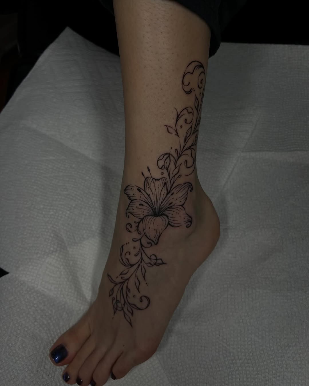 Tattoo by @inkby.isa — fine_line, ornamental