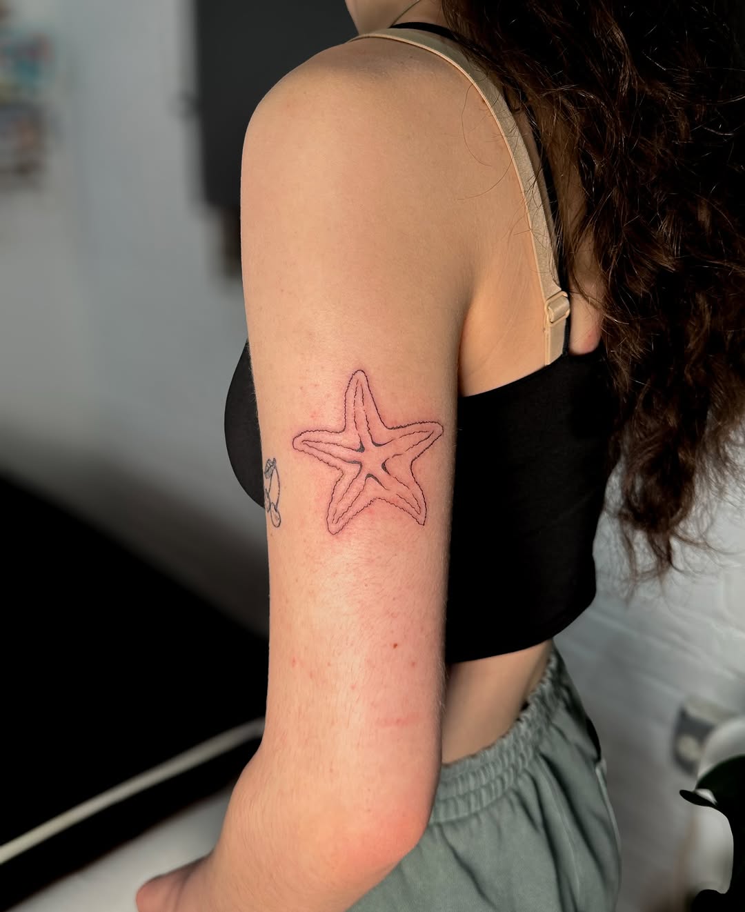 Tattoo by @meliasdolls — fine_line