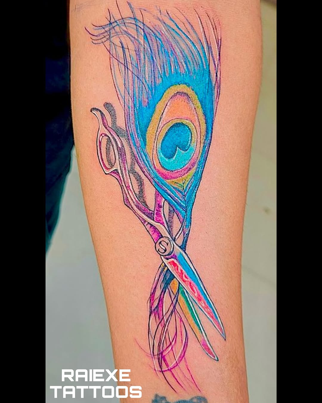 Tattoo by @raiexe.tatz โ fine_line, watercolor
