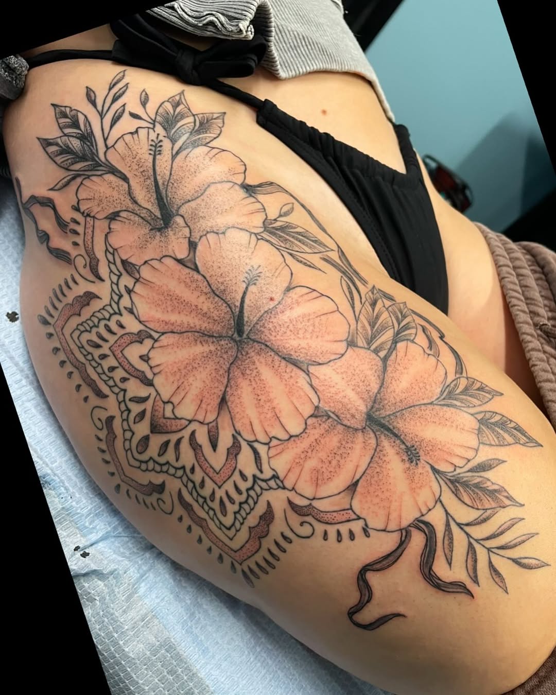 Tattoo by @andreyu187 — illustrative, dotwork