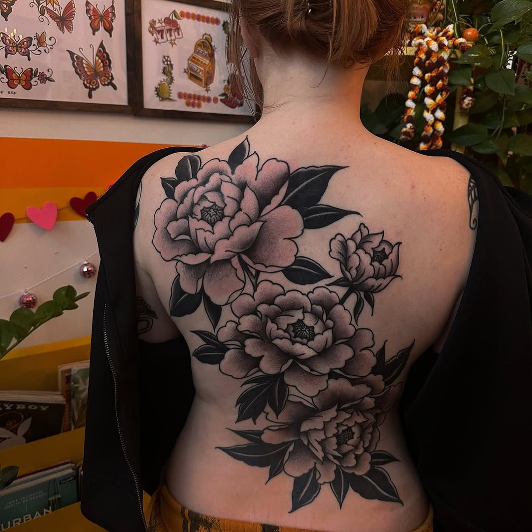 Tattoo by @lindseebeetattoo โ japanese_irezumi, black_and_grey