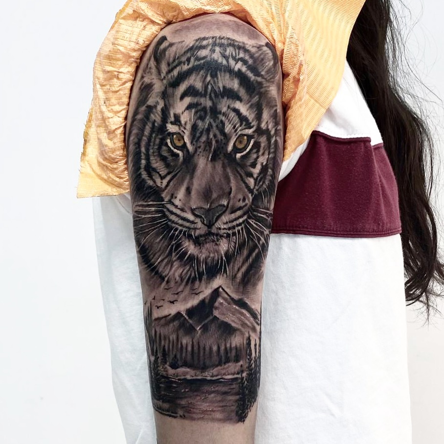 Tattoo by @puratintamiami β realism, black_and_grey