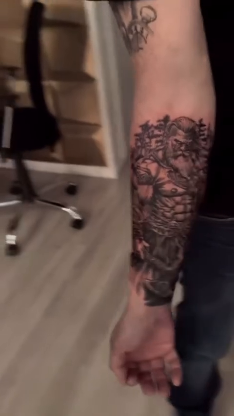 Tattoo by @puratintamiami β black_and_grey, realism
