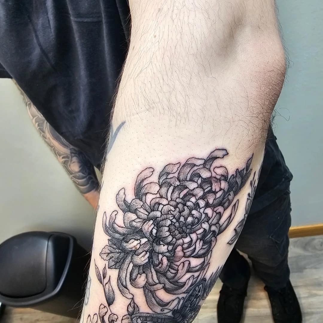 Tattoo by @jabbedbyjess — japanese_irezumi, dotwork