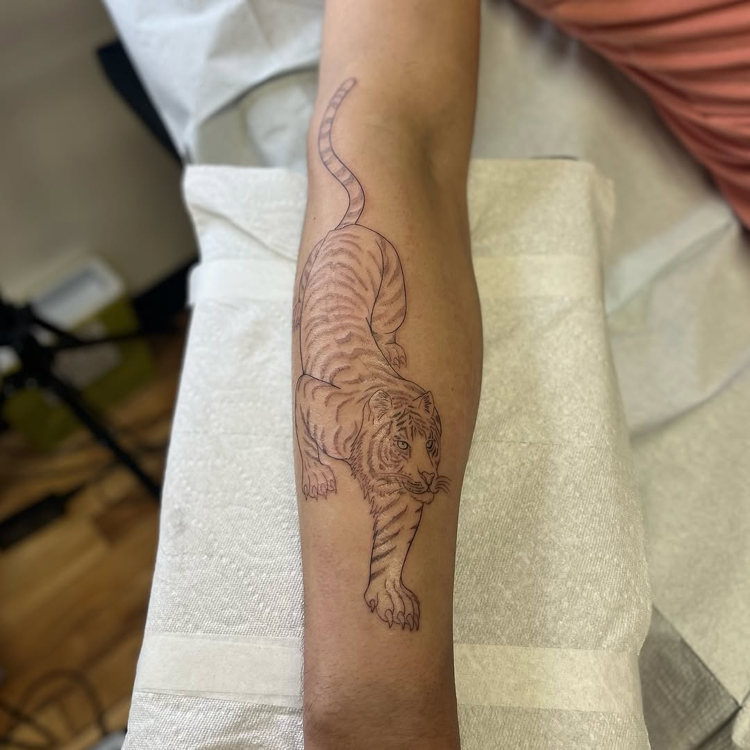 Tattoo by @jadegir.art — fine_line