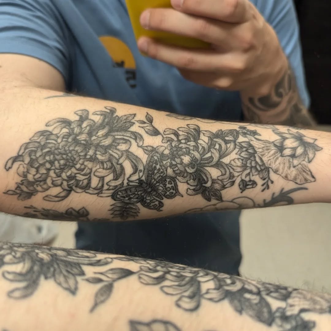 Tattoo by @jabbedbyjess — black_and_grey, realism