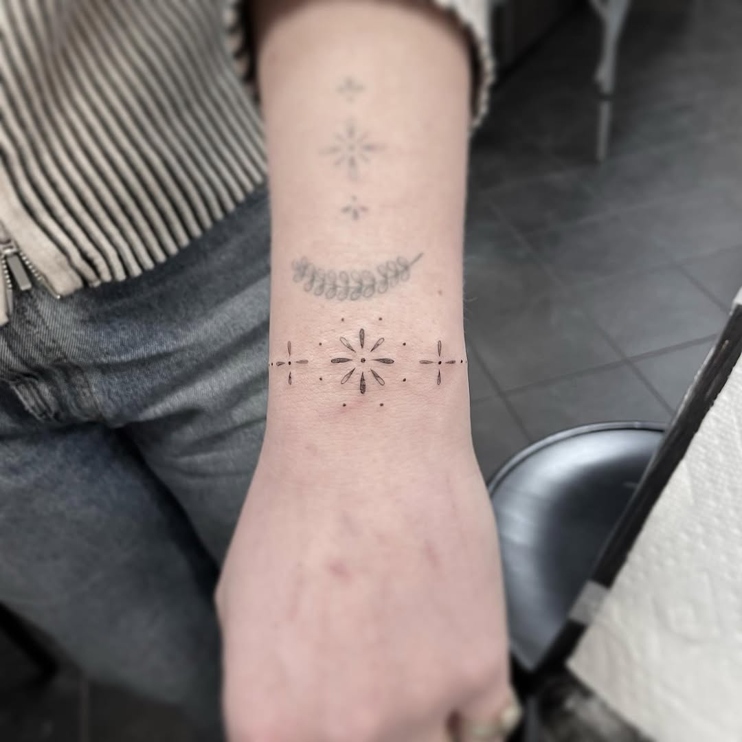 Tattoo by @fantasyandfuntattoo — fine_line, minimalist