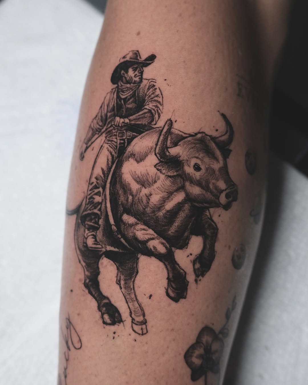 Tattoo by @hanakaki_tattoos โ black_and_grey