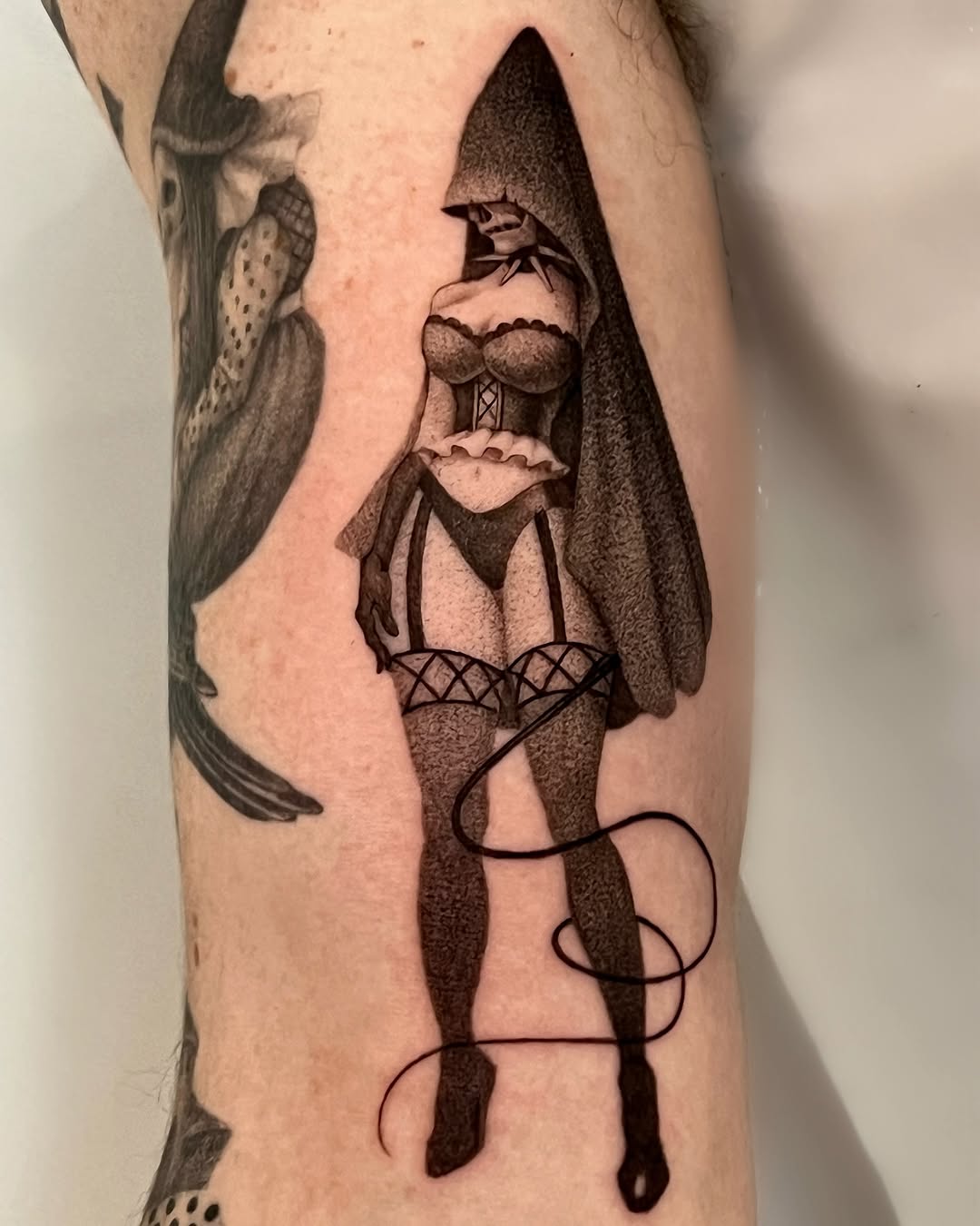 Tattoo by @juliannamenna — black_and_grey