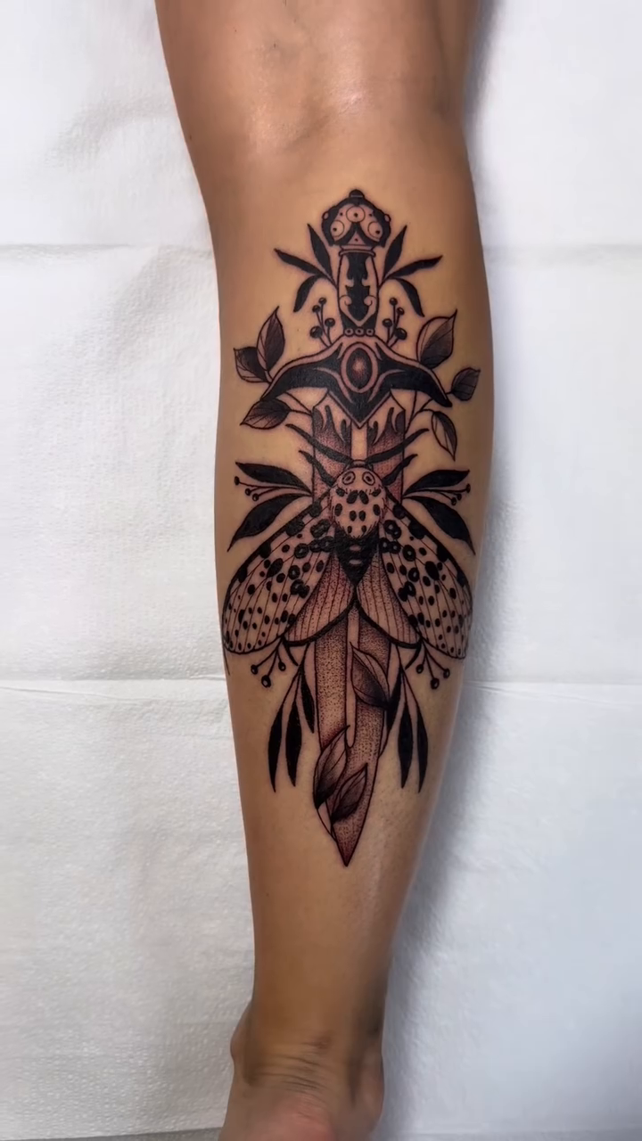 Tattoo by @vivloretattoo β illustrative, ornamental
