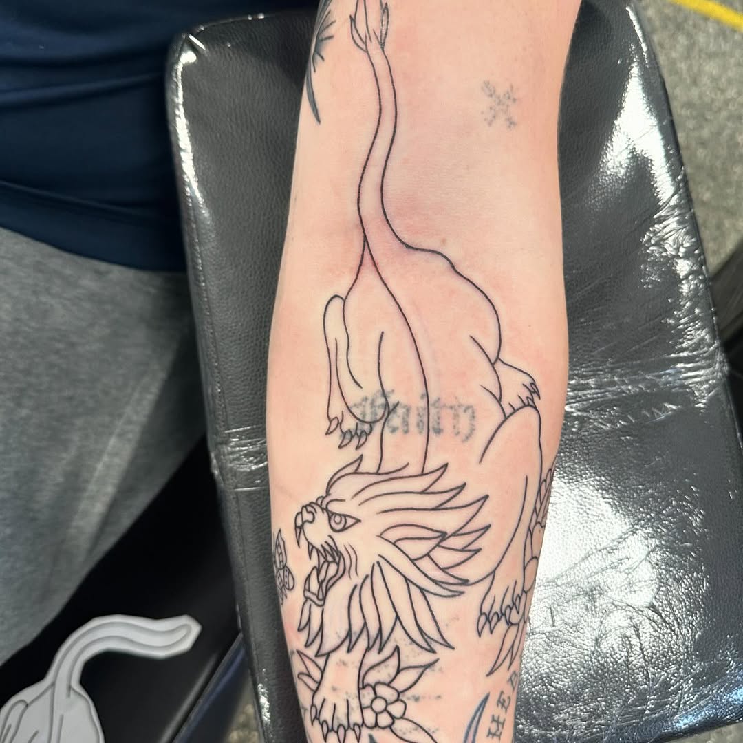 Tattoo by @lobos.ink โ american_traditional