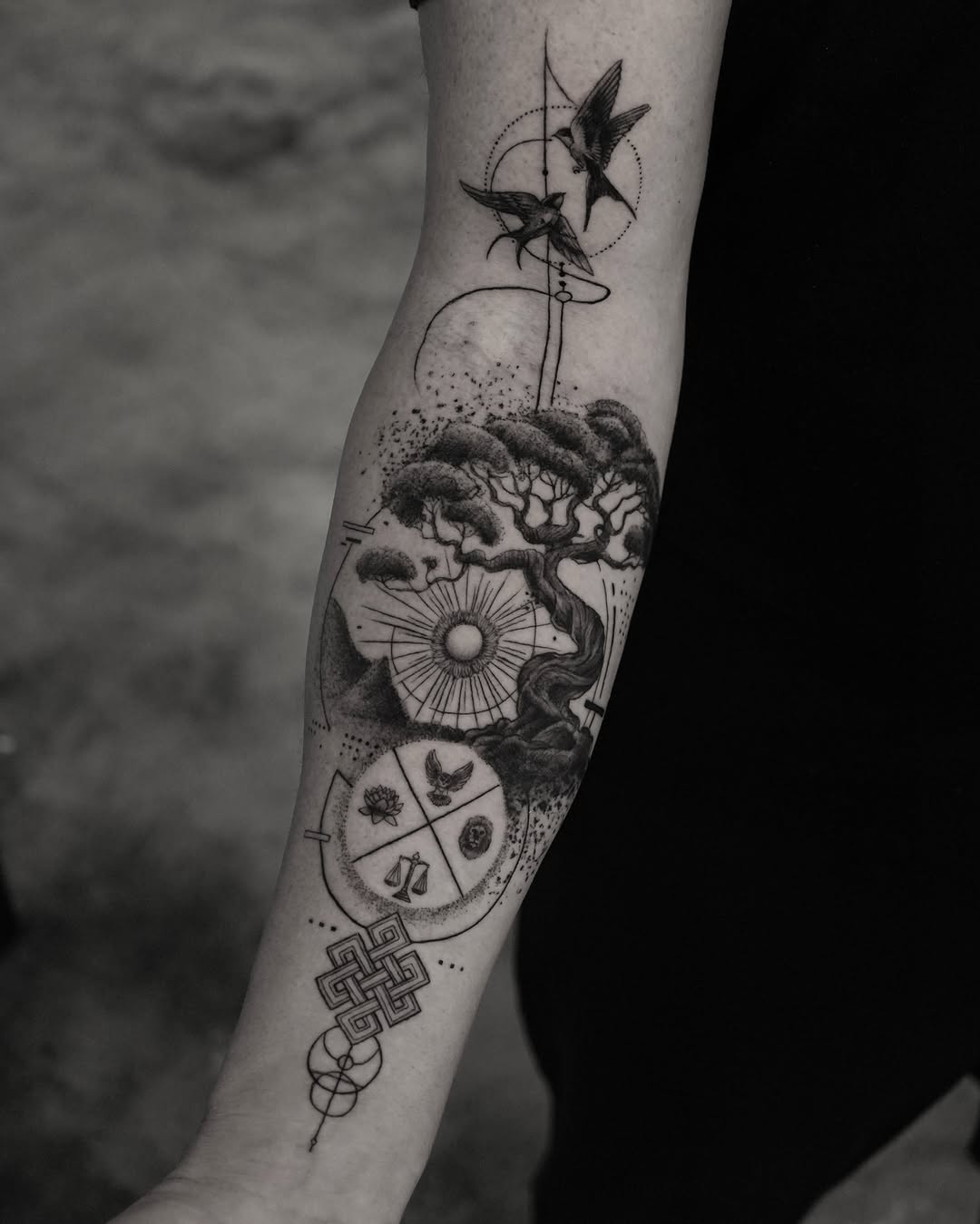 Tattoo by @luispereyra.tattoo β black_and_grey, geometric