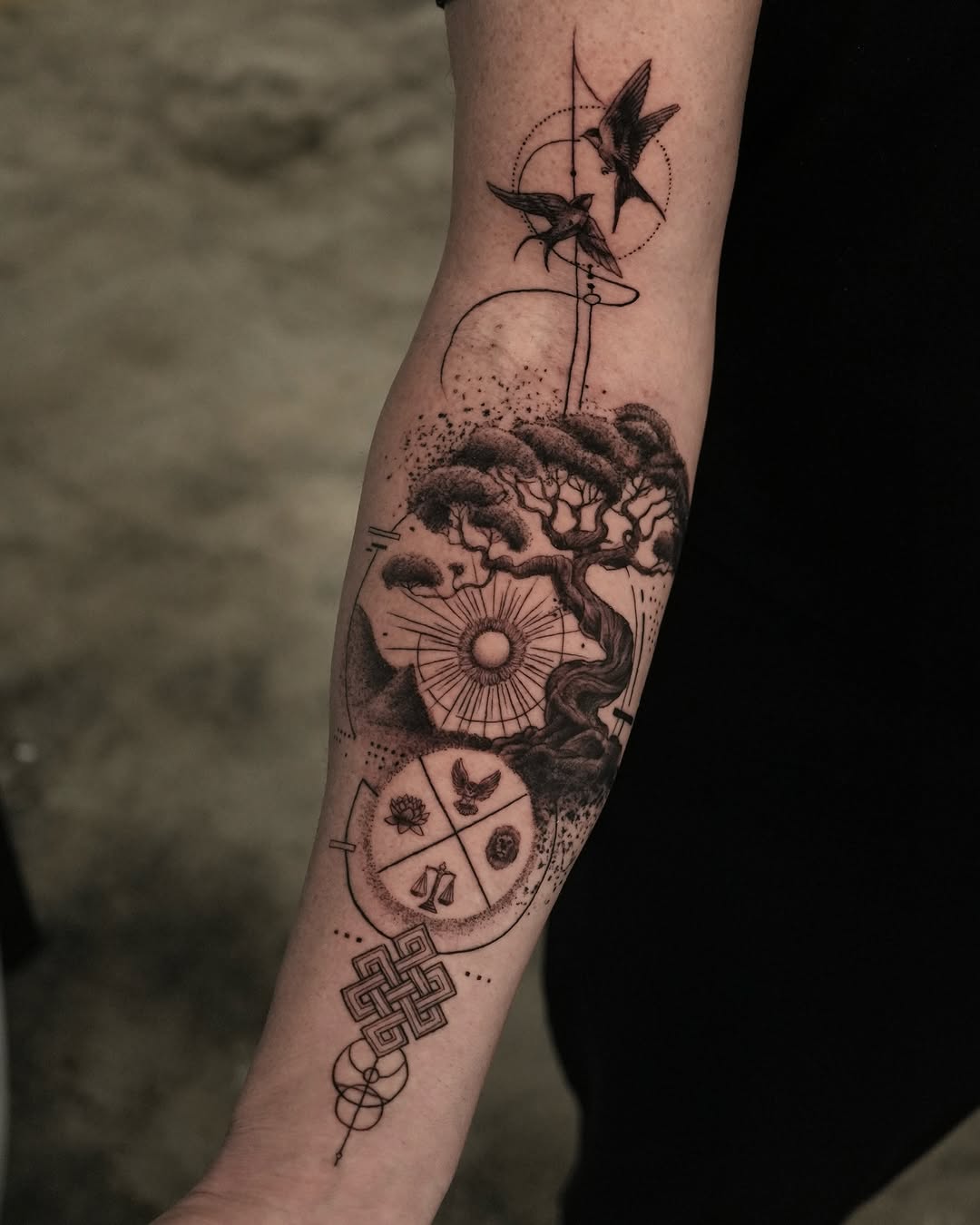 Tattoo by @luispereyra.tattoo β black_and_grey, geometric