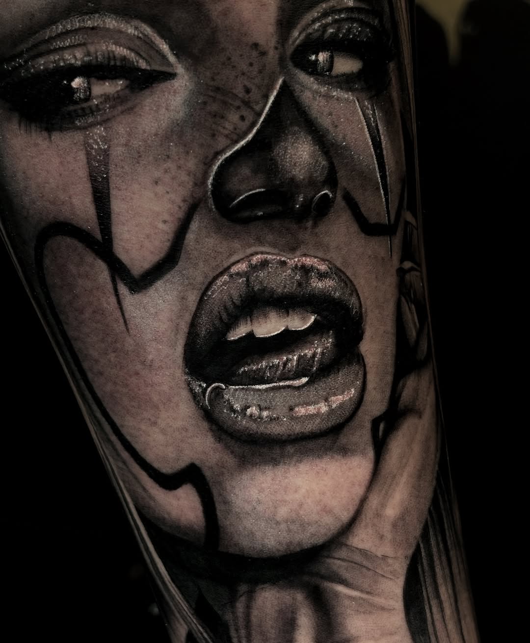 Tattoo by @alejoibanezart โ realism, black_and_grey