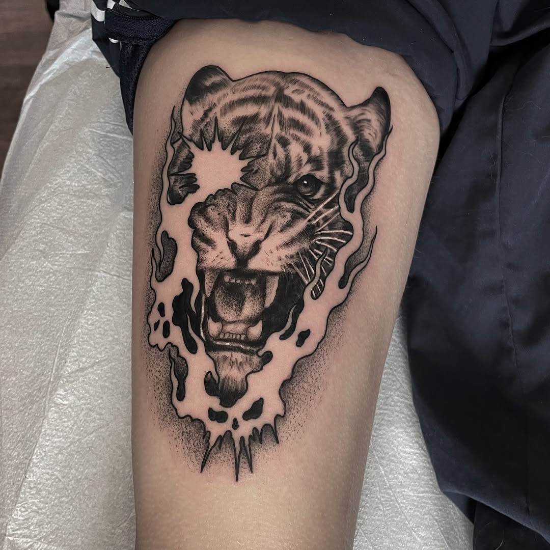 Tattoo by @ianspong — blackwork, illustrative