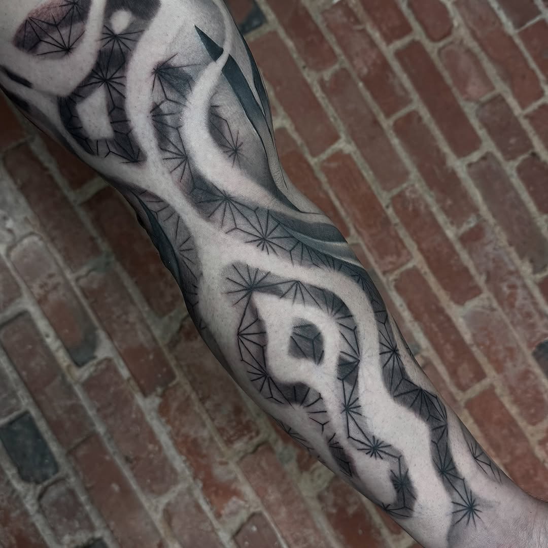 Tattoo by @brookelle.bombshelle โ geometric, black_and_grey