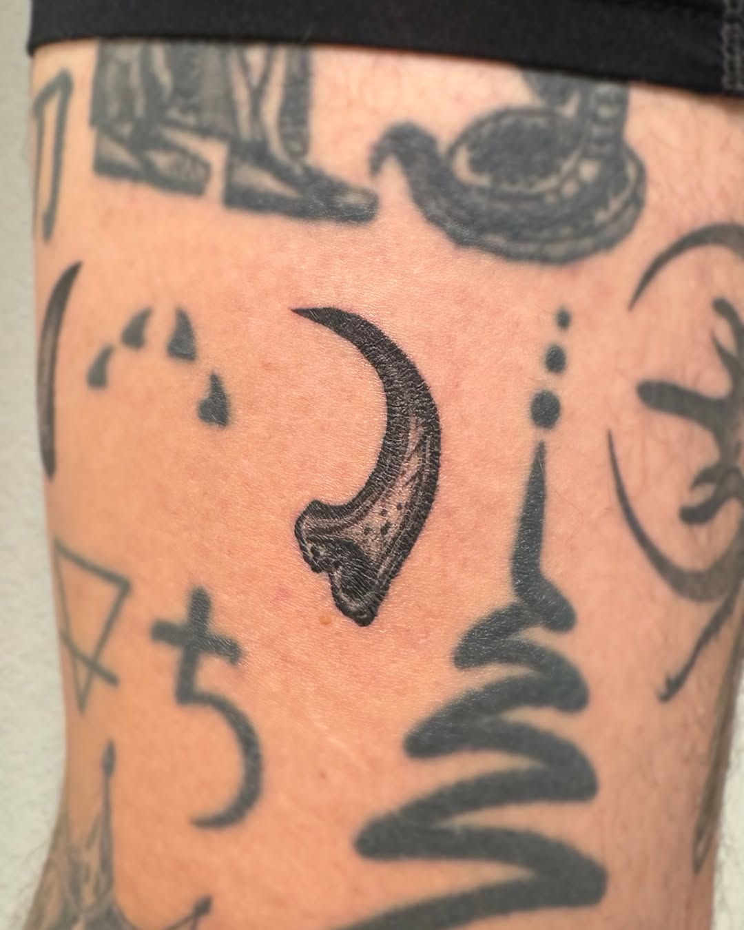 Tattoo by @rykerink — black_and_grey