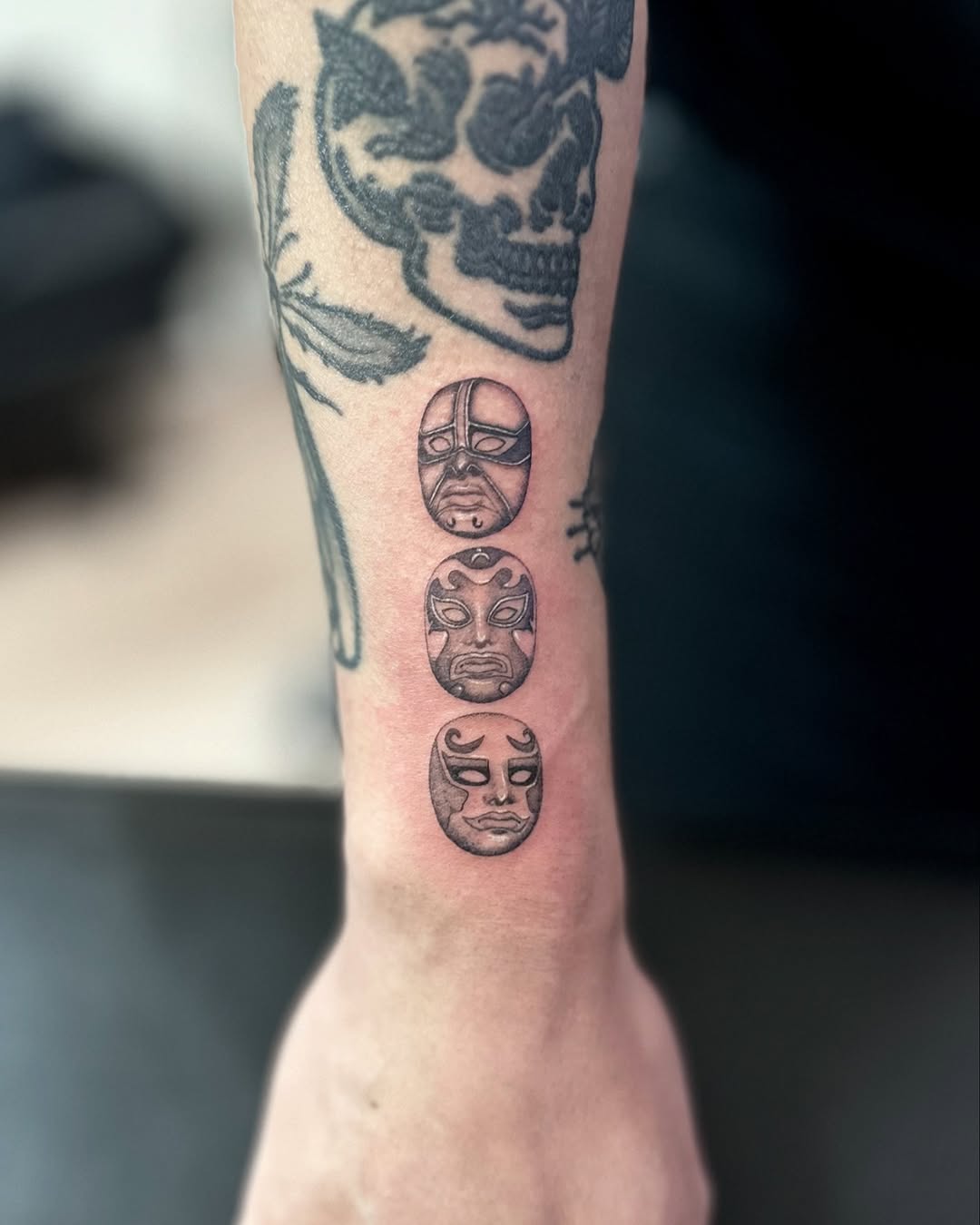 Tattoo by @roxotattoos — black_and_grey, realism