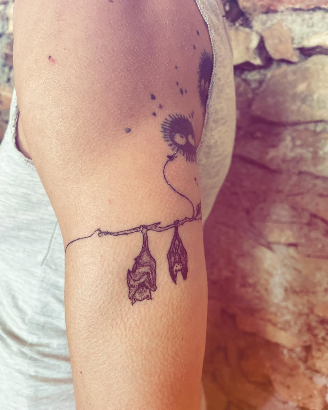 Tattoo by @lamainbleue_tattoo — fine_line